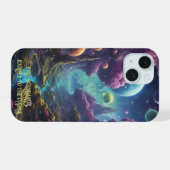 ネオンの空に輝く異世界の風景 iPhone 15ケース (裏面横)