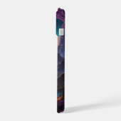 ネオンの輝く空と鮮やかな異世界 iPhone 15ケース (左側面)