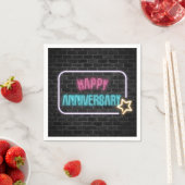 ネオンアニバーサリーサインオンブリック壁 スタンダードカクテルナプキン (インサイチュ)