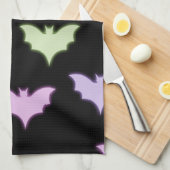 ネオンカラフルピンクパープルグリーンこうもりハロウィーン キッチンタオル (四つ折り)