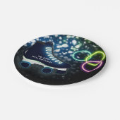 ネオングロースケートブルーバースデーパーティースケートで滑る ペーパープレート (アングル)