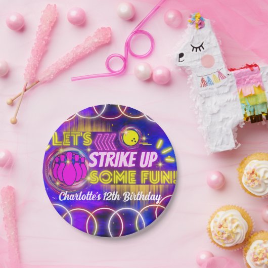 ネオングローパープルガールのボーリング誕生日パーティー ペーパープレート (パーティー)