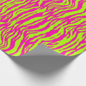 ネオンタイガーの毛皮の緑とピンクのパターン ラッピングペーパー (角)