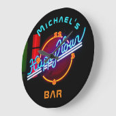 ネオンハッピアワーホームバーデコールマンケパーソナライズされたーブ ラージ壁時計 (傾斜)