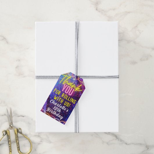 ネオンピンクガールズローラースケートで滑るパーティーありがとう ギフトタグ (より糸付き)