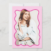 ネオンピンク曲線の波状の写真Sweet 16 招待状 (裏面)