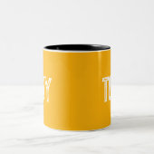 ネオンブライト無地のオレンジ名前をカスタムするモノグラム ツートーンマグカップ (中央)