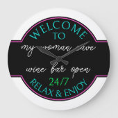 ネオンホットピンクアクアブルーホワイト彼女は歓迎を流した ラージ壁時計 (正面)