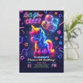 ネオンライト白熱［赤熱］光を放つおもしろいユニコーン誕生日 招待状 (スタンド正面)