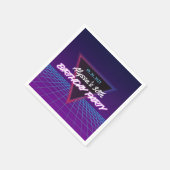 ネオンレトロ80年代をテーマにした紫色のピンクの誕生日パーティー スタンダードカクテルナプキン (角)