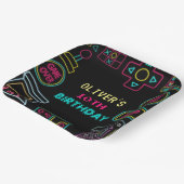 ネオン任意の年のビデオゲームのアーケード誕生日 ペーパープレート (傾斜あり)