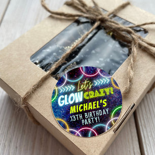 ネオン熱狂するを暗い白熱［赤熱］光を放つパーティーで輝かせよう ラウンドシール