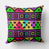 ネオン虹の幾何学模様（黒） クッション (裏面)