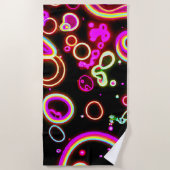 ネオン鮮やかグローパターン ビーチタオル (正面)