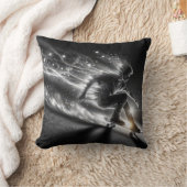 ネオン10代のライトが付いたスケートボードの少年 クッション (ブランケット)