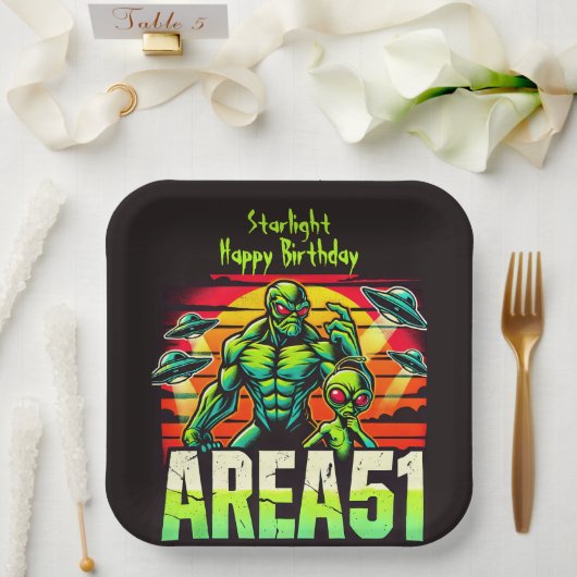 ネオンUFOがエリア51にホバー ペーパープレート (ウェディング)