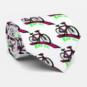 ネクタイに乗る ネクタイ (ロール)