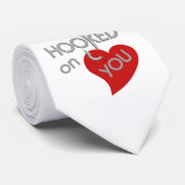 ネクタイに夢中になっている ネクタイ (ロール)