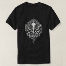 ネクロノミコン カルト クシュルフ グラフィック デカール Tシャツ