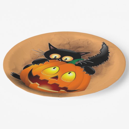 ネコおもしろいハロウィーンキャラクターカボチャをかむ ペーパープレート (アングル)