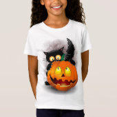 ネコおもしろいハロウィーンキャラクターカボチャをかむ Tシャツ (正面)