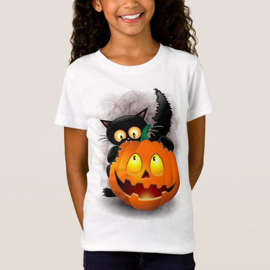 ネコおもしろいハロウィーンキャラクターカボチャをかむ Tシャツ (正面)