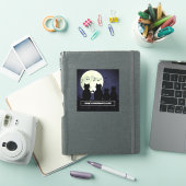 ネコが月明かりの中で動く。ステッカー シール (iPadカバー)