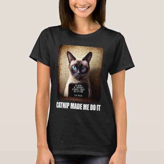 ネコのマグショット ネコ草でやらかした ネコ Tシャツ (正面)