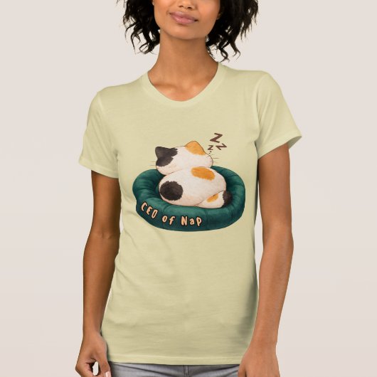 "ネコ社長" ソファで寝る猫 Tシャツ (正面)