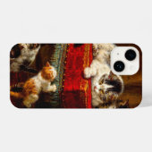 ネコ遊と子猫の椅子 iPhoneケース (裏面横)