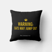 ネコ飛び出し注意 – 「ネコが飛び出してくるかもしれません」 クッション (裏面)