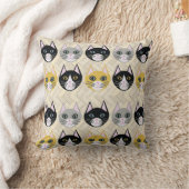 ネコ4匹、ヘリンボーンベージュ クッション (ブランケット)