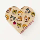 ネコ，子猫おもしろいヴィンテージ猫ポートレート赤いハート ノートブック (裏面)