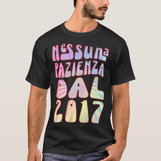 ネスナパツィエンザダル2017 6アニコンプレアンノレトロD Tシャツ (正面)