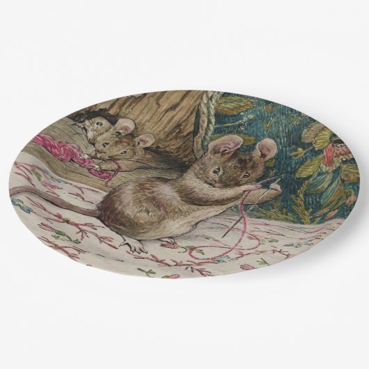 ネズミが針を通す(ビアトリックス・ポッター) ペーパープレート (アングル)