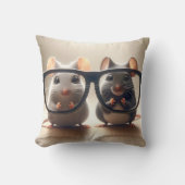 ネズミが黒い眼鏡の後ろから覗き込む クッション (正面)