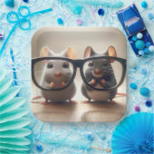 ネズミが黒い眼鏡の後ろから覗き込む ペーパープレート (パーティー)