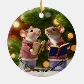 ネズミパーソナライズされたがキャロルを歌う セラミックオーナメント (裏面)