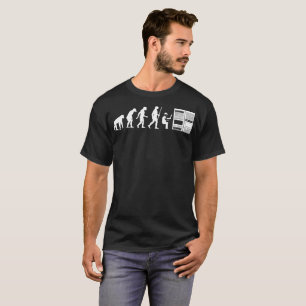 ネットワークエンジニアの人間の進化のおもしろいなTシャツ Tシャツ