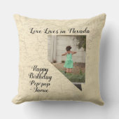 ネバダ州に住む古い地図の愛の州形写真 クッション (正面)