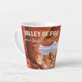 ネバダ州のファイア州パーク カフェラテマグ (左アングル)