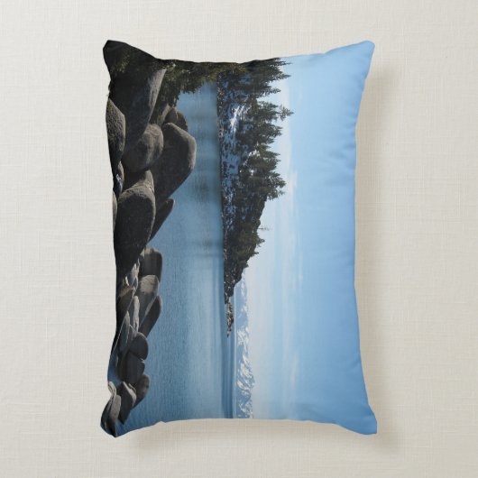 ネバダ州インクライン村ノースショアレイクタホ アクセントクッション (正面(垂直))