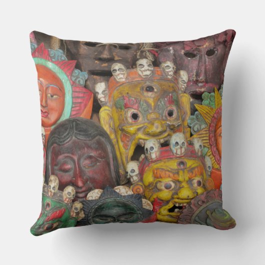 ネパールの神面枕 クッション (裏面)