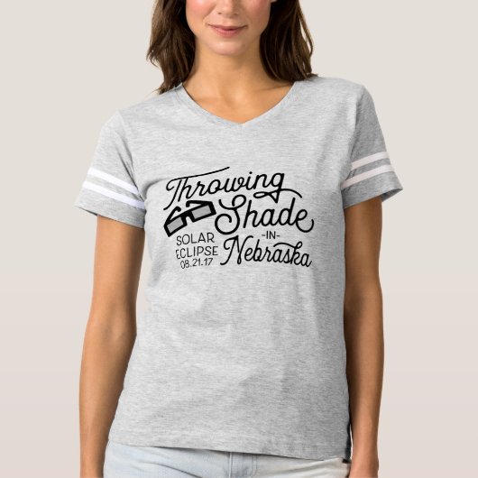 ネブラスカの日食の投げる陰 Tシャツ (正面)
