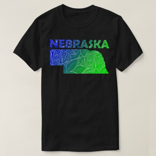 ネブラスカカラフル州のマンダラアートの地図と文字 Tシャツ (デザイン正面)