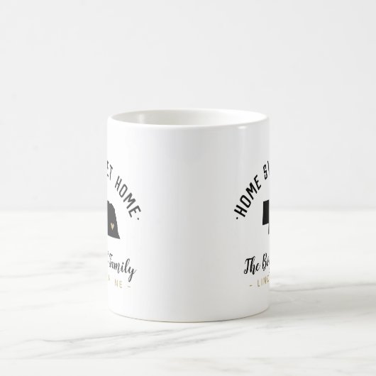 ネブラスカホームスイートホームファミリーモノグラムマグ コーヒーマグカップ (中央)