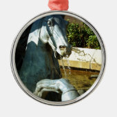 ネプチューンズホースプラザファウンテン詳細2 メタルオーナメント (正面)