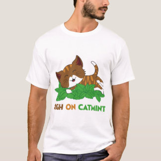 ネペタ・キャットミントに酔う猫の面白イラスト Tシャツ