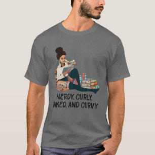 ネルディー·カーリー·インク·アンド·カ読ービーの本タトゥーL Tシャツ