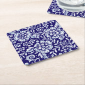 ネービーブルーホワイトフローラチはっきりしたノイセリーデザイン スクエアペーパーコースター (アングル)